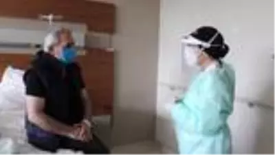 Kovid-19 tedavisi tamamlanan iki kişi alkışlarla taburcu edildi