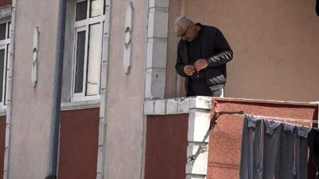 Nakliye işi yapan vatandaş, kamyonet kasasında kendini astı Nakliye işi yapan vatandaş, kamyonet kasasında kendini astı
