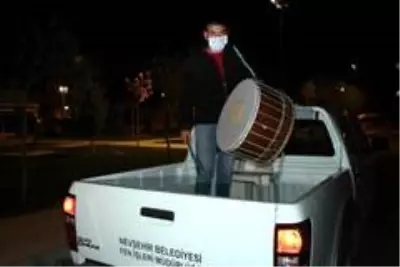 Nevşehir'de vatandaşları sahura mobil davul timi kaldırıyor Nevşehir'de vatandaşları sahura mobil davul timi kaldırıyor
