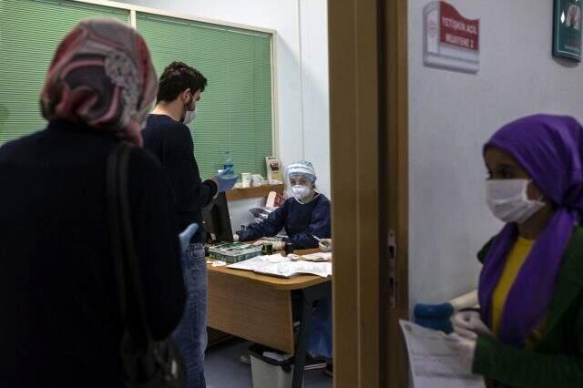 Sağlık çalışanlarının koronavirüs ile mücadelesi! İşte yoğun bakımda geçen bir gün
