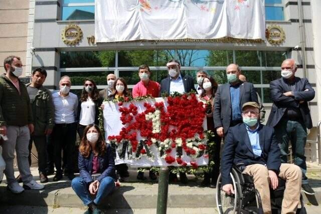 Son Dakika: İçişleri Bakanlığı'ndan 1 Mayıs açıklaması: DİSK çelengi Taksim Anıtı'na bırakıldı Son Dakika: İçişleri Bakanlığı'ndan 1 Mayıs açıklaması: DİSK çelengi Taksim Anıtı'na bırakıldı