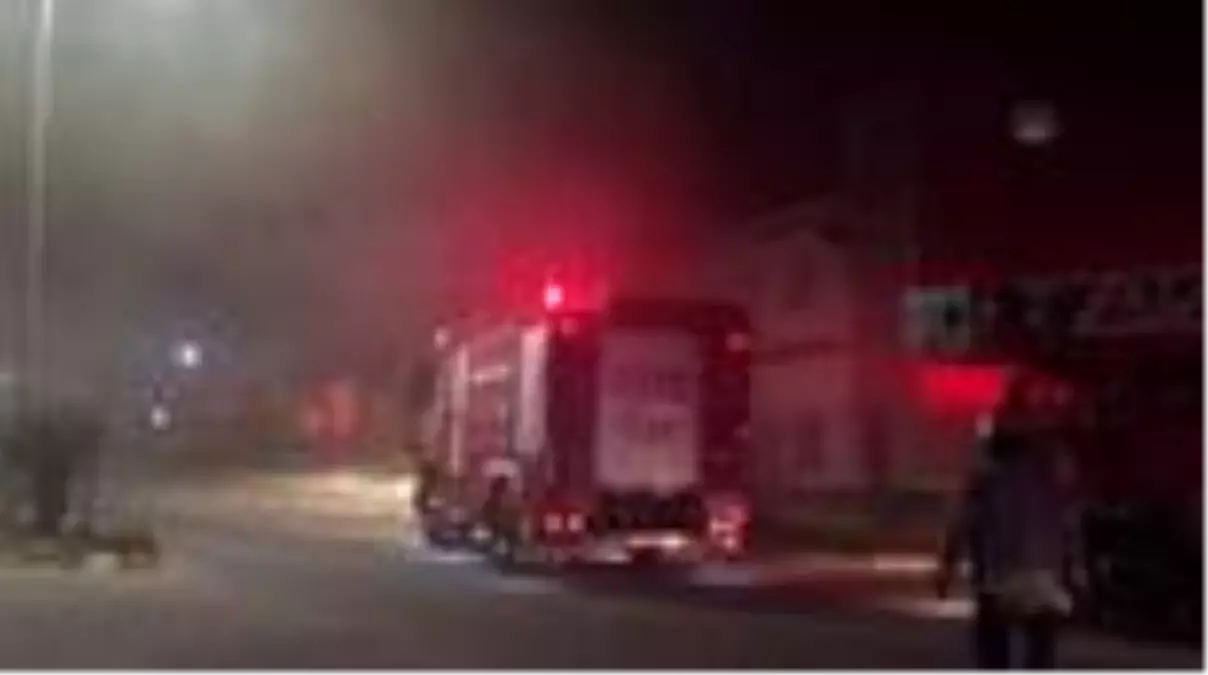 Tuzla'da kozmetik fabrikasında yangın