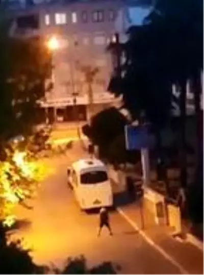 Yasağa rağmen sokakta dans ettiler Yasağa rağmen sokakta dans ettiler