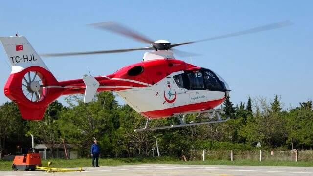 Acil hasta için tarlaya inmek isteyen ambulans helikoptere tarla sahipleri izin vermedi Acil hasta için tarlaya inmek isteyen ambulans helikoptere tarla sahipleri izin vermedi