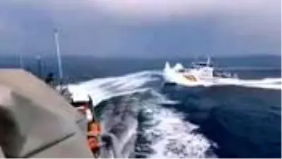 Aksiyon filmlerini aratmayan anlar! Türk botu, Yunan botunu böyle kovaladı Aksiyon filmlerini aratmayan anlar! Türk botu, Yunan botunu böyle kovaladı