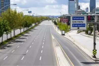 Başkentliler sokağa çıkma kısıtlamasının ikinci gününde de evlerinde kalmaya özen gösterdi