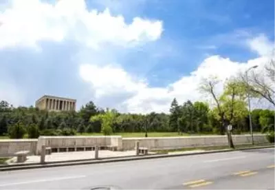 Başkentliler sokağa çıkma kısıtlamasının ikinci gününde de evlerinde kalmaya özen gösterdi