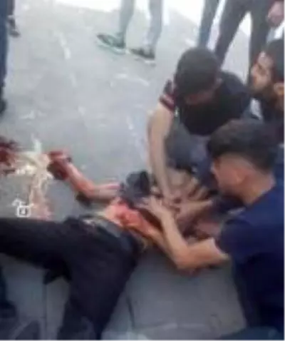 Güvercin nedeniyle tartıştığı kişilerce öldürüldü; yakınları şüphelinin evini ateşe verdi Güvercin nedeniyle tartıştığı kişilerce öldürüldü; yakınları şüphelinin evini ateşe verdi