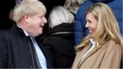 İngiltere Başbakanı ve nişanlısı oğullarına Johnson'ın hayatını kurtaran doktorların ismini verdi İngiltere Başbakanı ve nişanlısı oğullarına Johnson'ın hayatını kurtaran doktorların ismini verdi