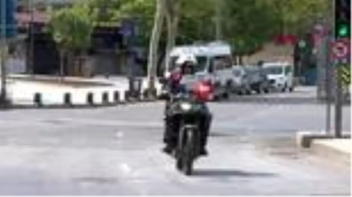 İSTANBUL-ÜSKÜDAR MEYDANI VE SAHİLİNDE SESSİZLİK