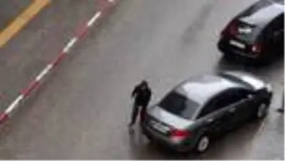 Karabük'te sağanak yağış ve dolu yağışı sonrası yollar göle döndü, vatandaşlar zor anlar yaşadı Karabük'te sağanak yağış ve dolu yağışı sonrası yollar göle döndü, vatandaşlar zor anlar yaşadı