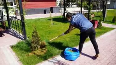 Keçiören parklarının gübresi pazar atıklarından elde ediliyor Keçiören parklarının gübresi pazar atıklarından elde ediliyor
