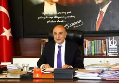 Keçiören parklarının gübresi pazar atıklarından elde ediliyor Keçiören parklarının gübresi pazar atıklarından elde ediliyor