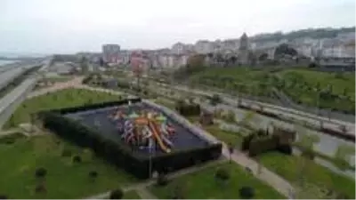 Korana virüs tedbirlerini fırsat bilip çocuk parklarını yeniliyorlar Korana virüs tedbirlerini fırsat bilip çocuk parklarını yeniliyorlar