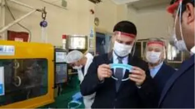 Meslek lisesinde günde 10 bin siperlik maske üretme gururu Meslek lisesinde günde 10 bin siperlik maske üretme gururu