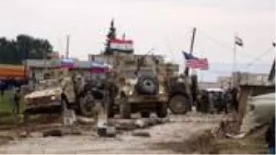Rus ordusu Suriye'de ilk kez ABD askerlerinin yolunu kesti Rus ordusu Suriye'de ilk kez ABD askerlerinin yolunu kesti