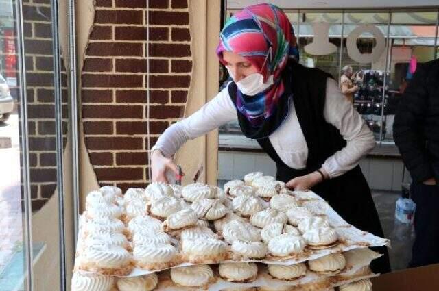 Samsun'da 50 kuruşa satılan atom tatlısına yurt dışından bile talep var