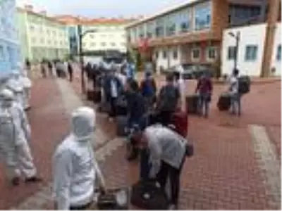 Suudi Arabistan'dan getirilen 169 kişi, Çorum'da karantinaya alındı Suudi Arabistan'dan getirilen 169 kişi, Çorum'da karantinaya alındı