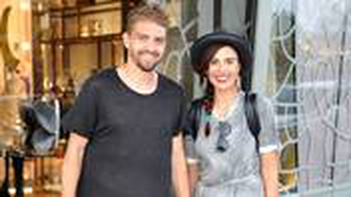 Caner Erkin ve Şükran Ovalı çiftinden karantinada aşk pozları
