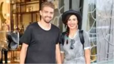 Caner Erkin ve Şükran Ovalı çiftinden karantinada aşk pozları Caner Erkin ve Şükran Ovalı çiftinden karantinada aşk pozları