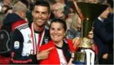 Cristiano Ronaldo'dan annesine 100 bin Euro'luk hediye Cristiano Ronaldo'dan annesine 100 bin Euro'luk hediye