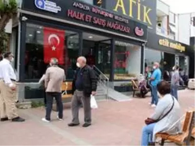 Halk Et Kepez'de 4 ayda 68 bin kilo et satıldı Halk Et Kepez'de 4 ayda 68 bin kilo et satıldı