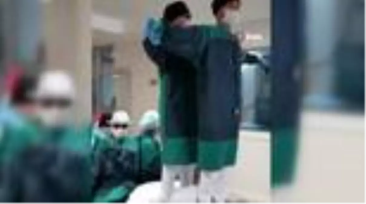 Hasta yatağını gemi yapıp, 'Titanic' ile stres attılar