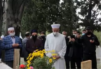 İlahiyatçı-yazar Ömer Döngeloğlu son yolculuğuna uğurlandı İlahiyatçı-yazar Ömer Döngeloğlu son yolculuğuna uğurlandı
