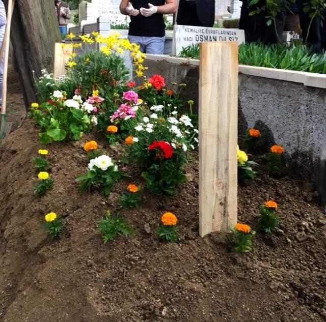 Koronavirüsten vefat eden Ömer Döngeloğlu aynı gün toprağa verildi