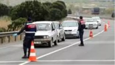 Son dakika: 31 ile yönelik giriş-çıkış kısıtlaması, Pazartesi 00.00'a kadar uzatıldı Son dakika: 31 ile yönelik giriş-çıkış kısıtlaması, Pazartesi 00.00'a kadar uzatıldı