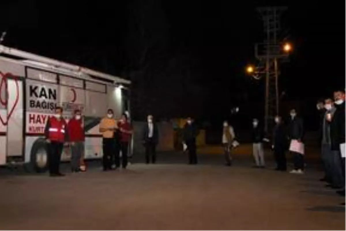 Van'da mahalleliler kan bağışında bulundu