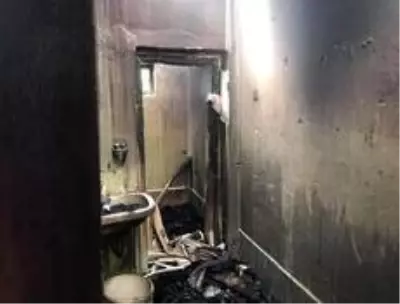Çıkan yangında bir ev tamamen kül oldu Çıkan yangında bir ev tamamen kül oldu