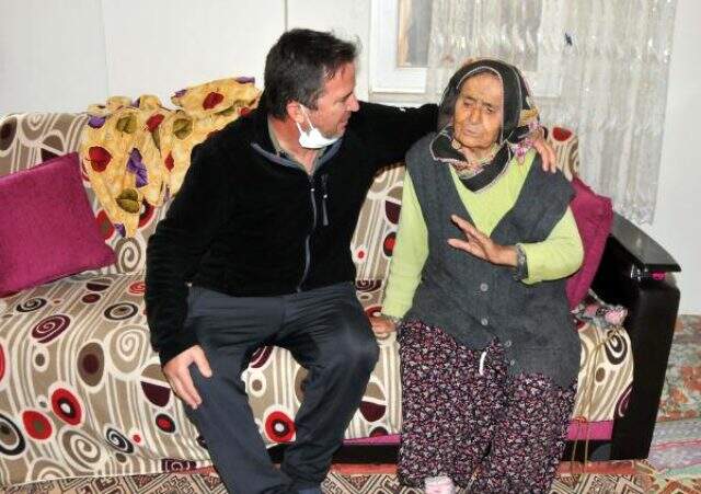 Evden kovulduğunu iddia eden 91'lik ninenin oğlu: Başımızın üzerinde yeri var