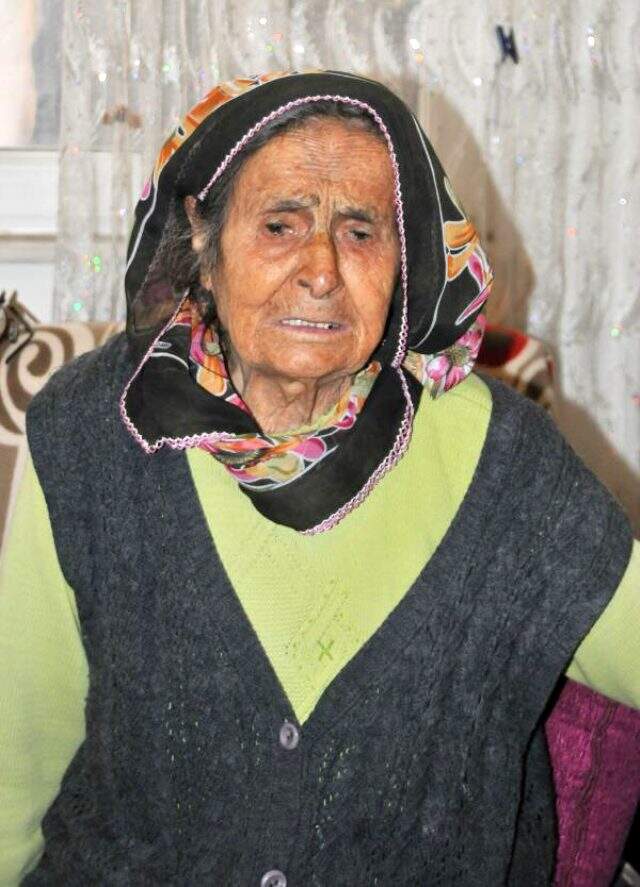 Evden kovulduğunu iddia eden 91'lik ninenin oğlu: Başımızın üzerinde yeri var