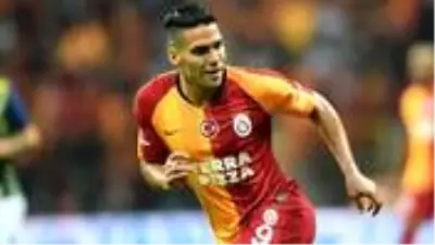 Galatasaray'dan Falcao'yu transfer etmek isteyen River Plate'in yöneticisi Francescoli: Transfer zor ancak oyuncuya bağlı Galatasaray'dan Falcao'yu transfer etmek isteyen River Plate'in yöneticisi Francescoli: Transfer zor ancak oyuncuya bağlı