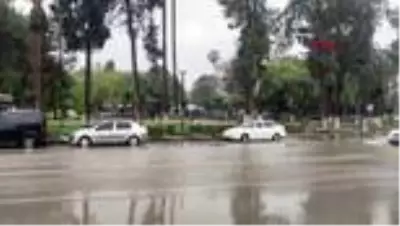 Osmaniye'de sağanak su baskınlarına neden oldu Osmaniye'de sağanak su baskınlarına neden oldu