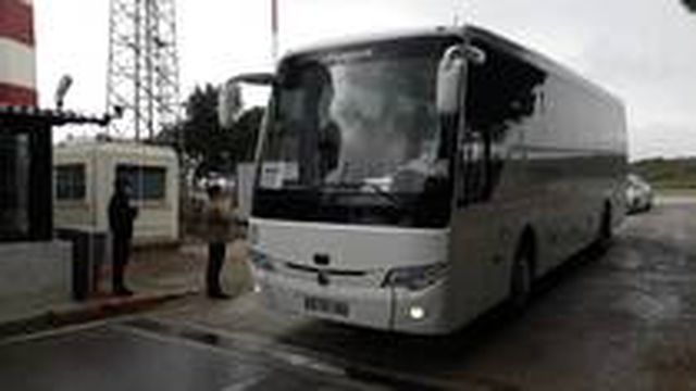 Suudi Arabistan'dan gelen 169 Türk vatandaşı İzmir'e indi