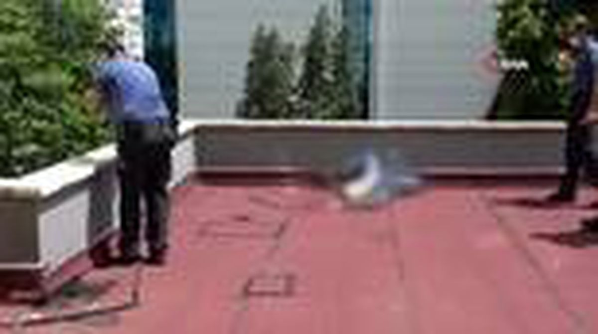 12'nci kattan düşen genç hayatını kaybetti