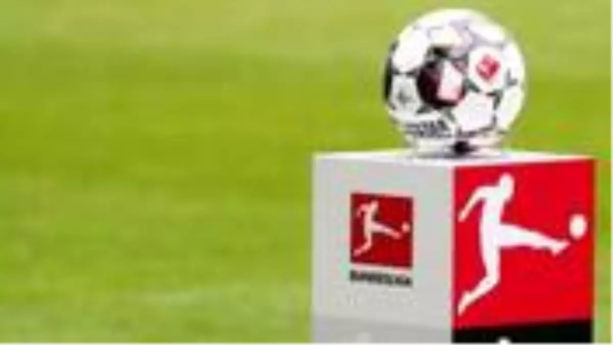 Alman ekibi Borussia Mönchengladbach'ta bir futbolcu ve bir fizyoterapist koronavirüse yakalandı