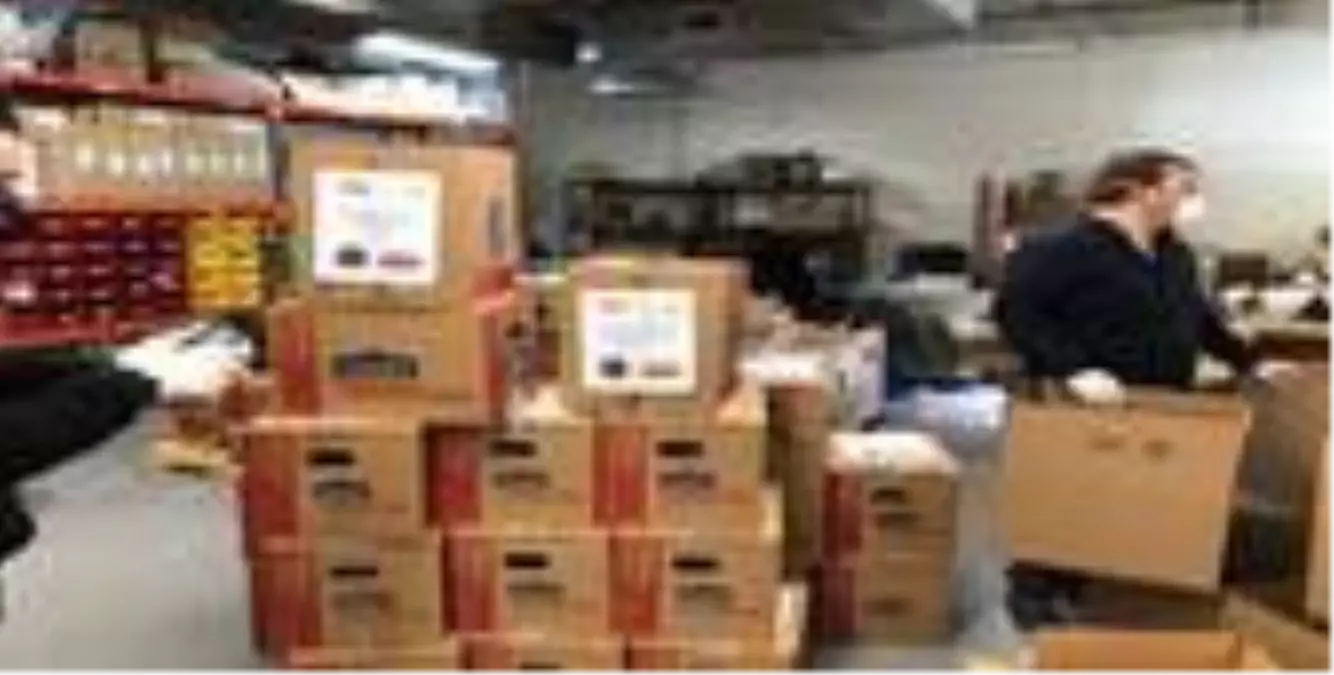 Covid-19'dan etkilenen ABD'de ihtiyaç sahiplerine yardım