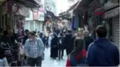 EMİNÖNÜ'NDE RAMAZAN ALIŞVERİŞİ YOĞUNLUĞU EMİNÖNÜ'NDE RAMAZAN ALIŞVERİŞİ YOĞUNLUĞU