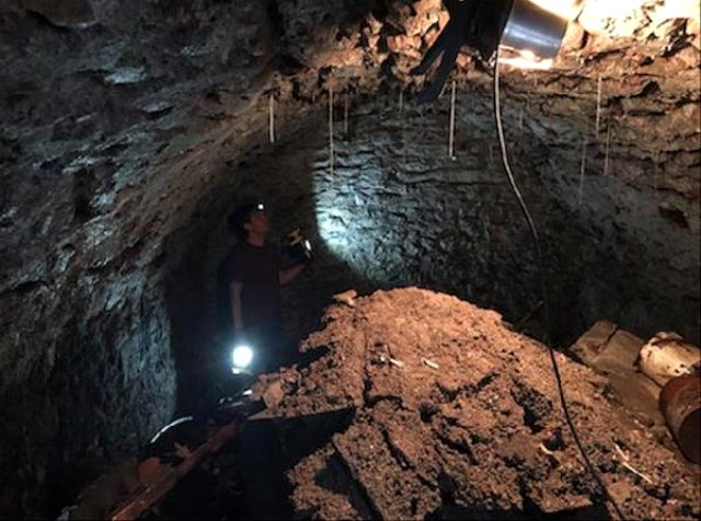 İngiltere'de karantinadan sıkılan adam evinin altında 120 yıllık tünel keşfetti