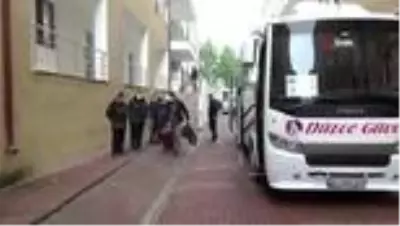 Karantina Yurdundan Ugurlandilar Duzce
