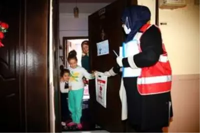 Keçiören Belediyesi, 3 bin 900 kitabı hanelere ulaştırdı Keçiören Belediyesi, 3 bin 900 kitabı hanelere ulaştırdı