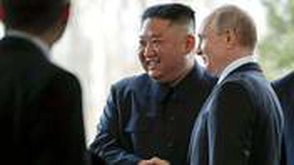 Rus lider Putin, Kuzey Kore lideri Kim Jong-un'a madalya gönderdi