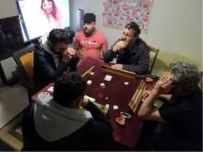 Yalova'da kumarhaneye dönüştürülen eve şok baskın Yalova'da kumarhaneye dönüştürülen eve şok baskın