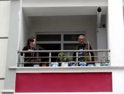 Yaşlılar ve çocuklar sokağa çıkmayı heyecanla bekliyor Yaşlılar ve çocuklar sokağa çıkmayı heyecanla bekliyor