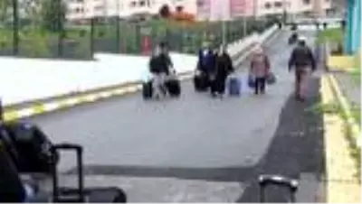 Karantina süresi dolan vatandaşlara fidan hediye edildi Karantina süresi dolan vatandaşlara fidan hediye edildi