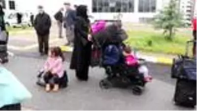 Karantina süresi dolan vatandaşlara fidan hediye edildi Karantina süresi dolan vatandaşlara fidan hediye edildi