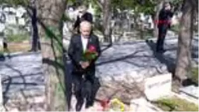 Kılıçdaroğlu; Deniz Gezmiş, Yusuf Aslan ve Hüseyin İnan’ın mezarlarını ziyaret etti